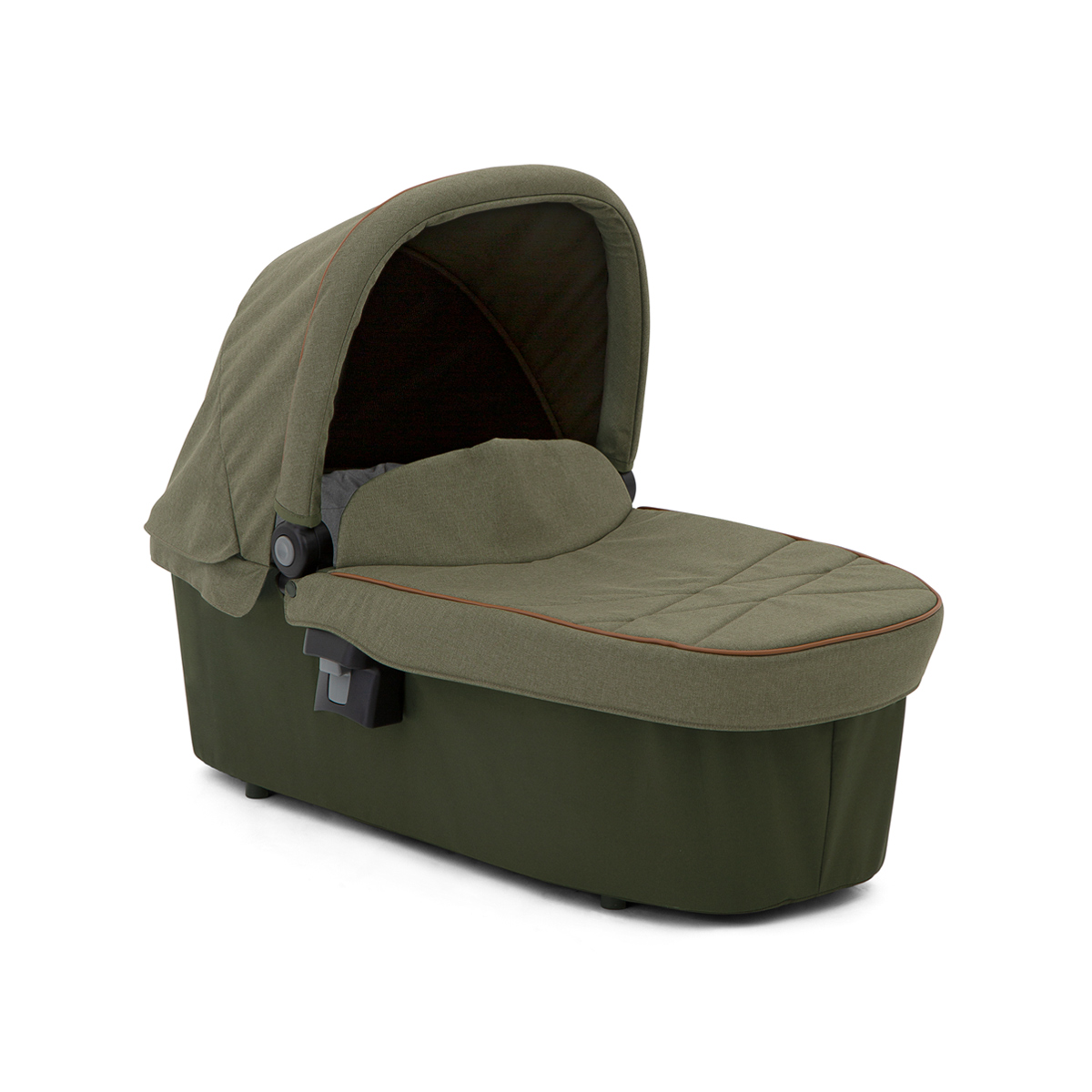 Graco Near2Me carrycot with apron three quarter angle