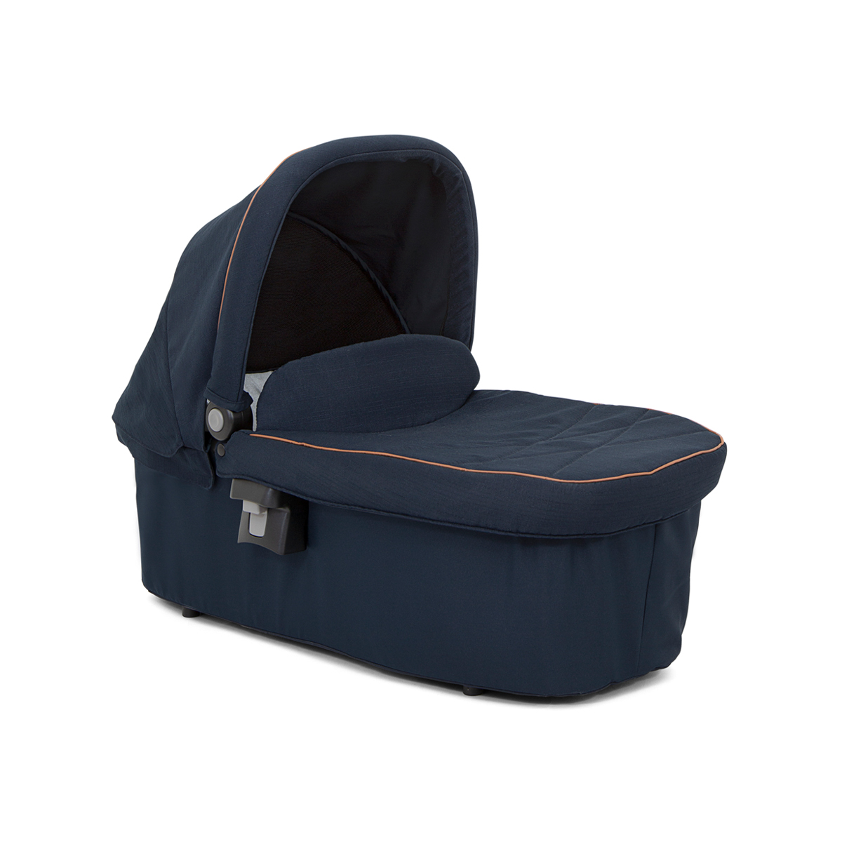 Graco Near2Me carrycot with apron three quarter angle